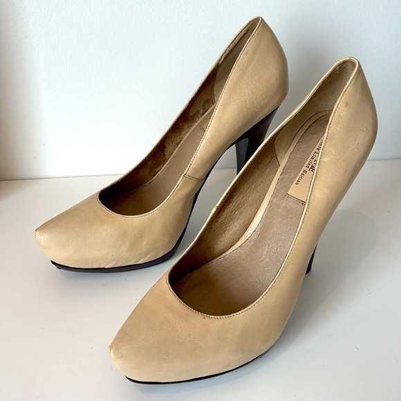 #098 Mia Limited Edition beige Platform heels size 10 - Picture 3 of 6